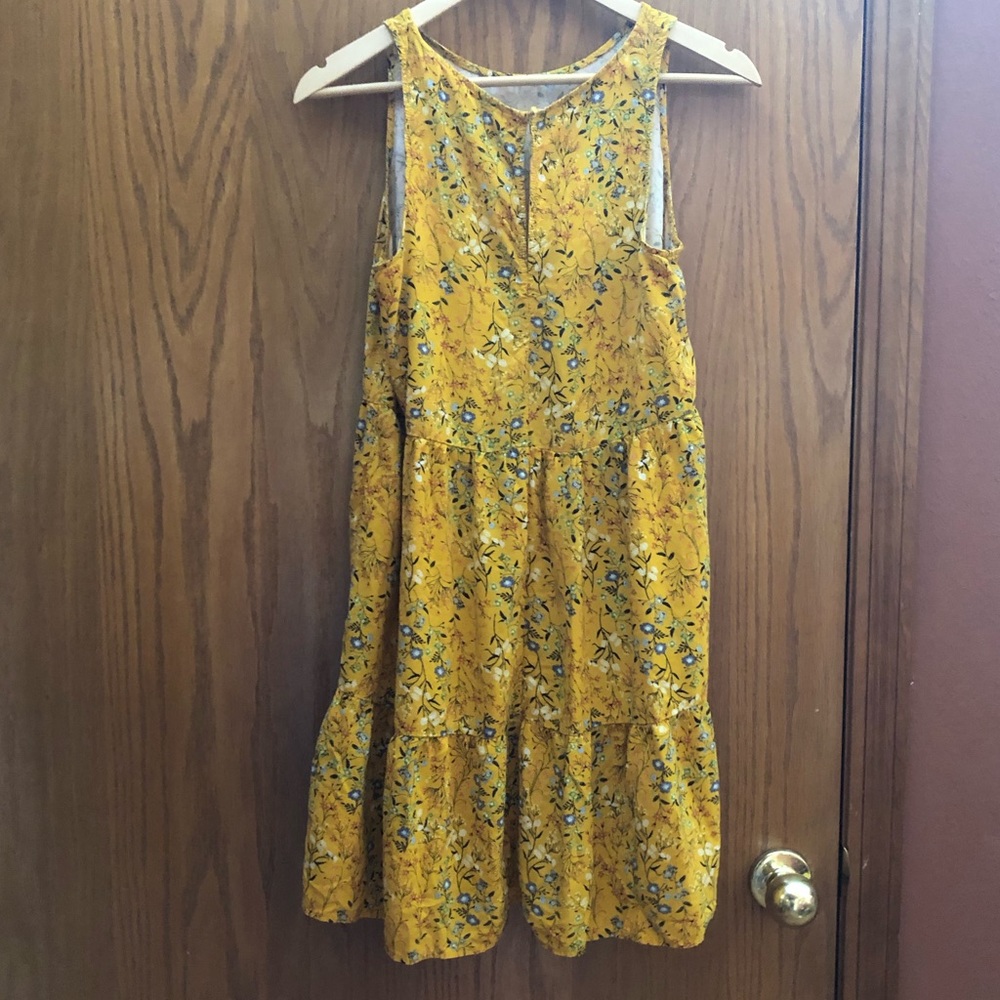 Cute mini floral shift dress